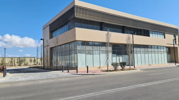 Çoxfunksiyalı ictimai bina BE 42-43