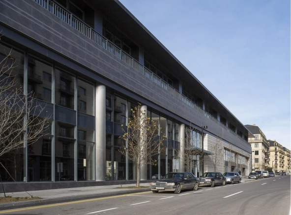 Çoxfunksiyalı ictimai bina