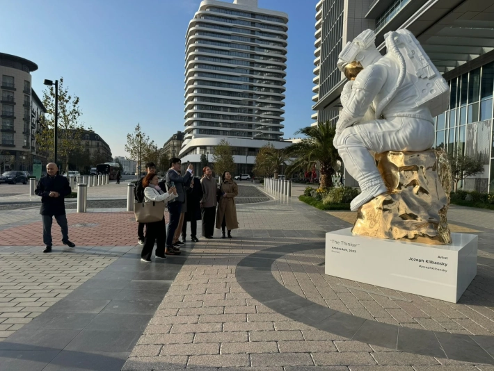 Sinqapurun Milli İnkişaf Nazirliyi və Davamlı İnkişaf və Ekologiya Nazirliyinin nümayəndələri  Ağ Şəhəri ziyarət etdilər